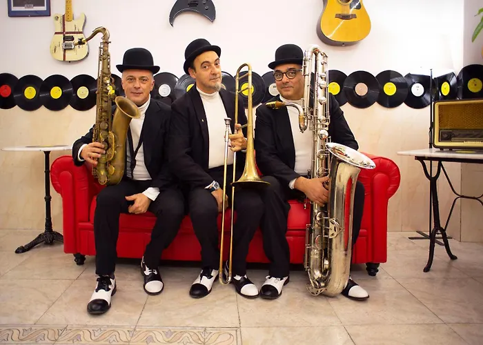 Red And Blues Music 2* Genua