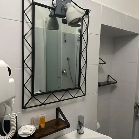 Red And Blues Music 호텔