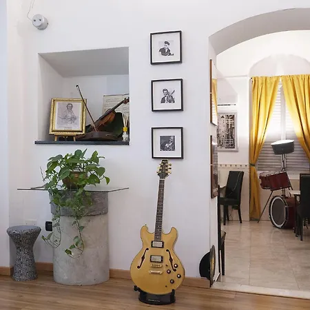 Red And Blues Music 호텔 2*