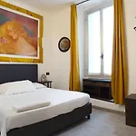 Hotel Red And Blues Music Genua